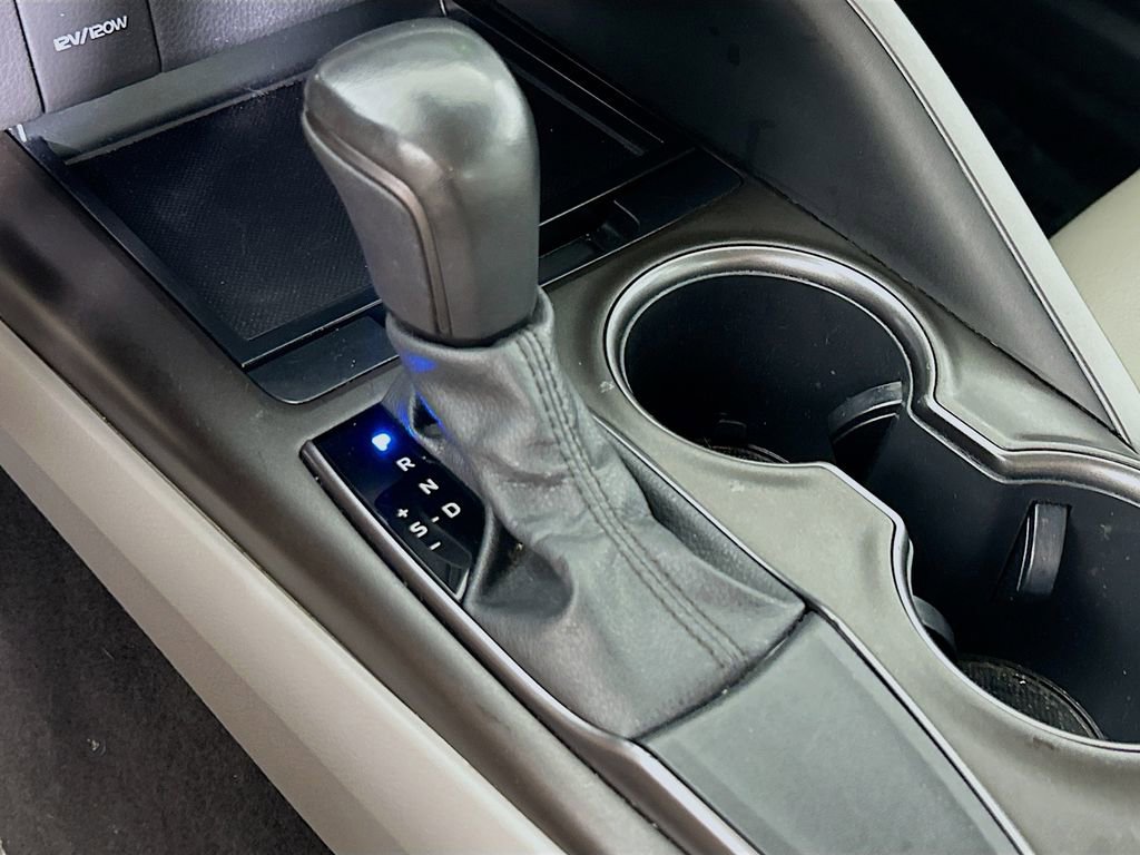 Used 2021 Toyota Camry SE image 26