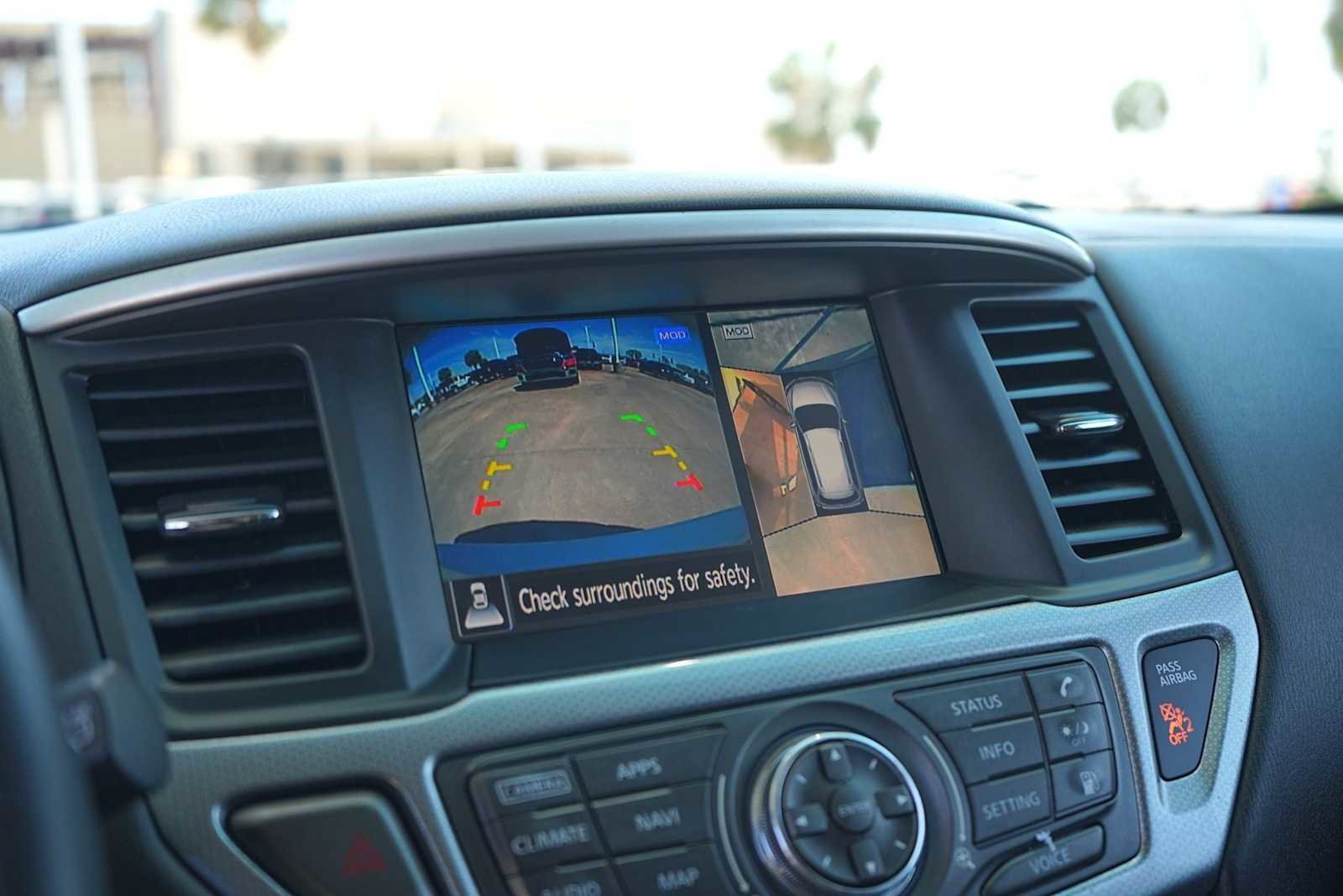 Used 2019 Nissan Pathfinder SL image 23