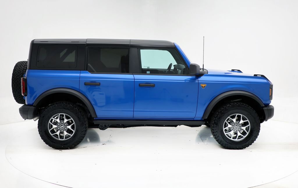 Used 2025 Ford Bronco Badlands image 3