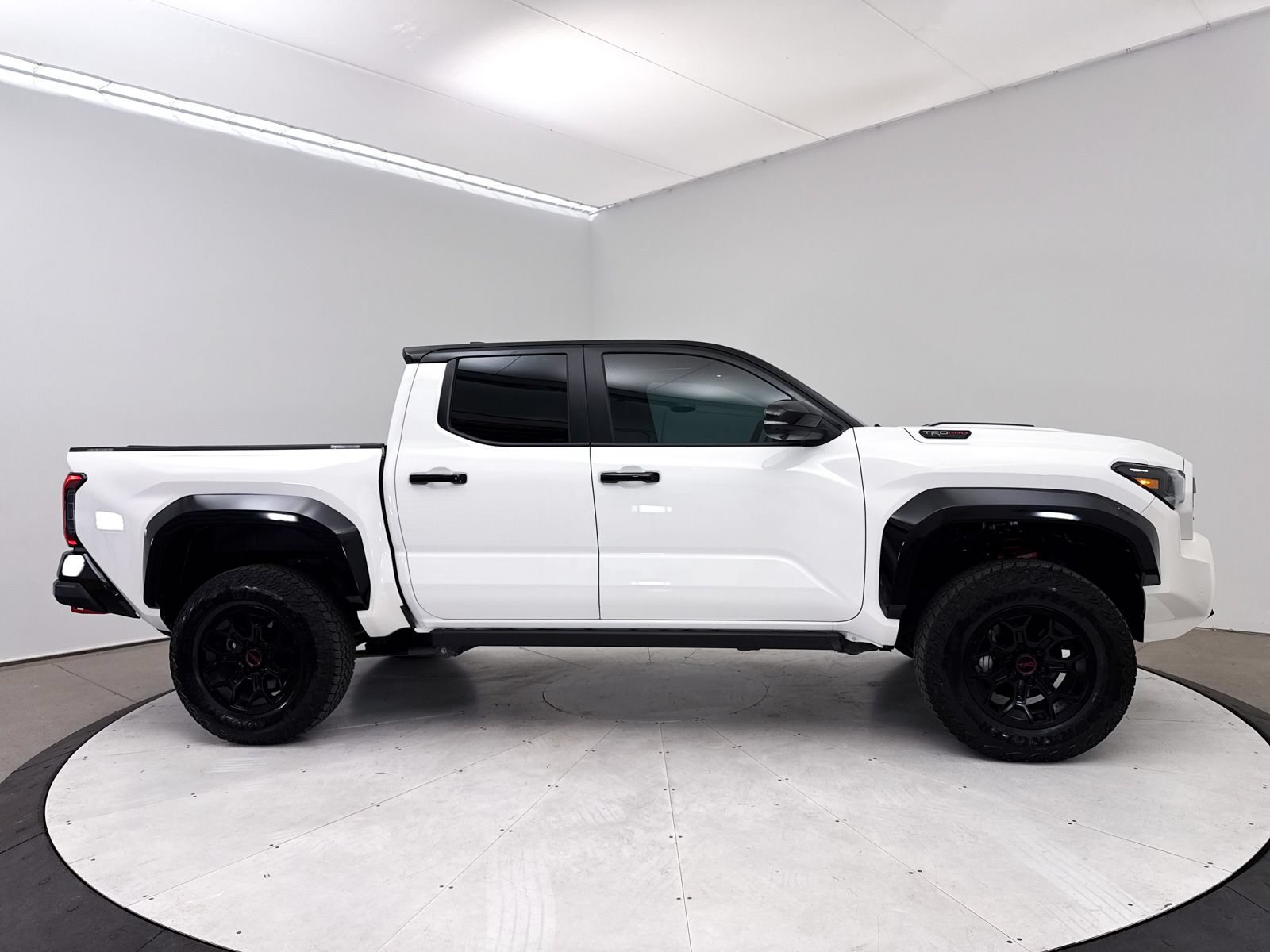 Used 2025 Toyota Tacoma TRD Pro AWD/4WD image 43