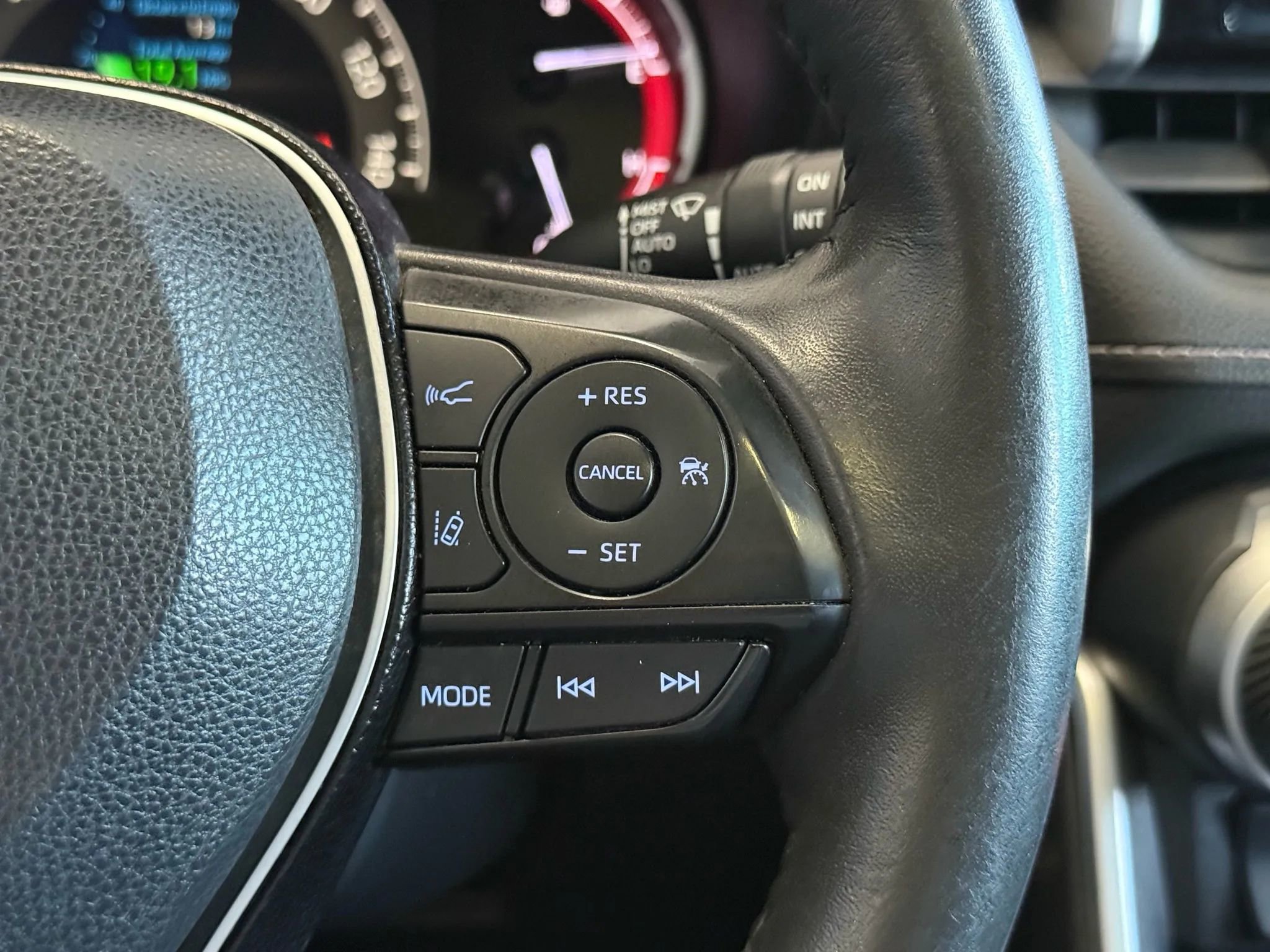 Used 2019 Toyota RAV4 Limited w/ Advanced Technology Package image 13