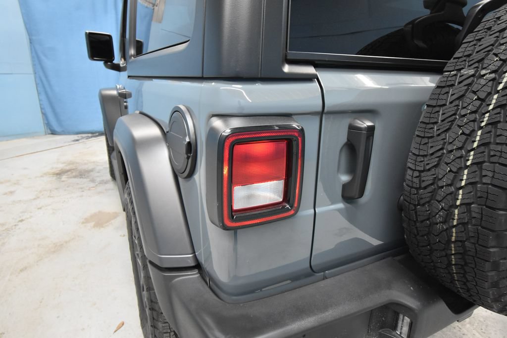Used 2025 Jeep Wrangler Sport AWD/4WD image 36