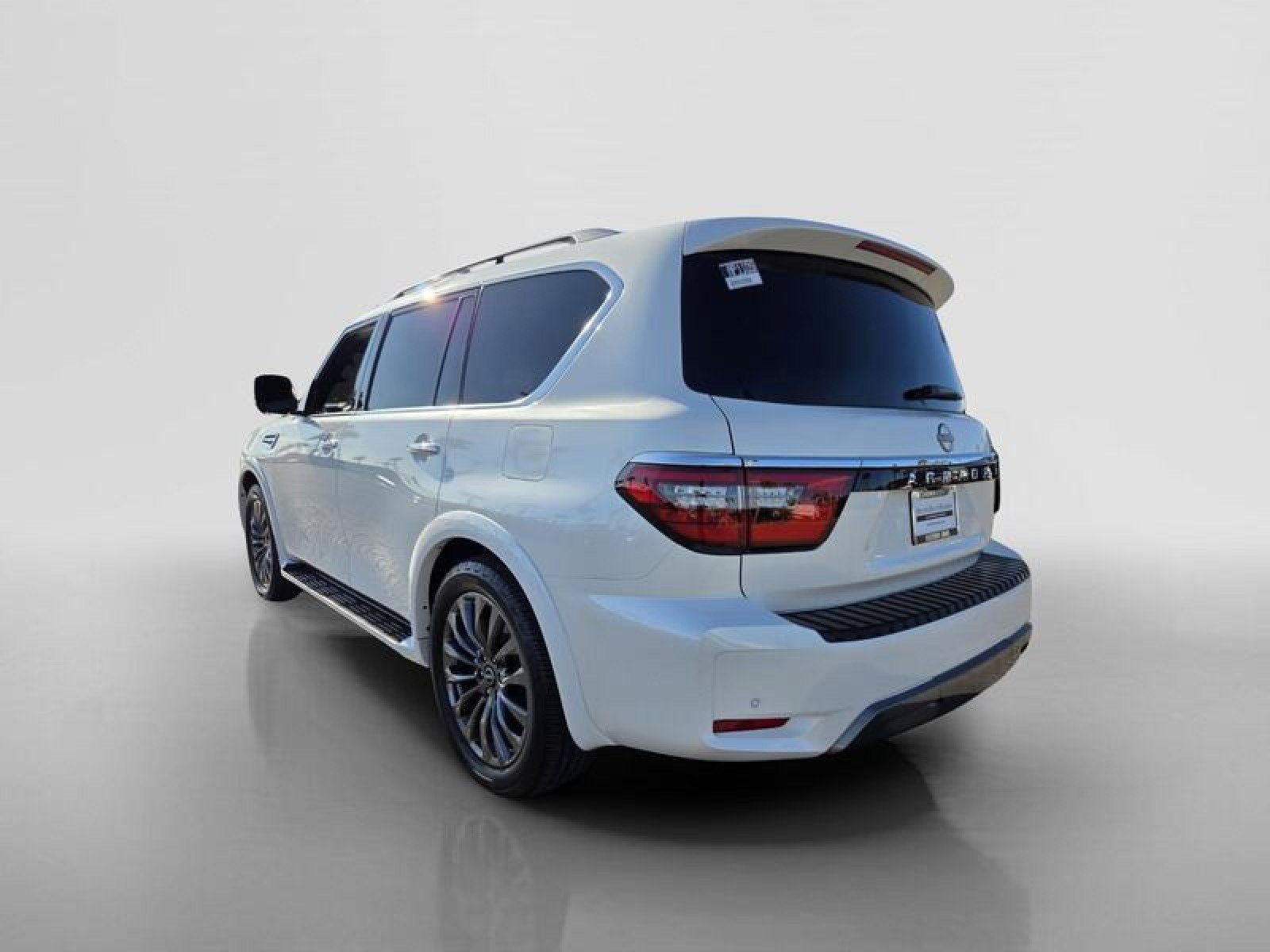 Used 2023 Nissan Armada Platinum w/ Captain's Chairs Package AWD/4WD image 3