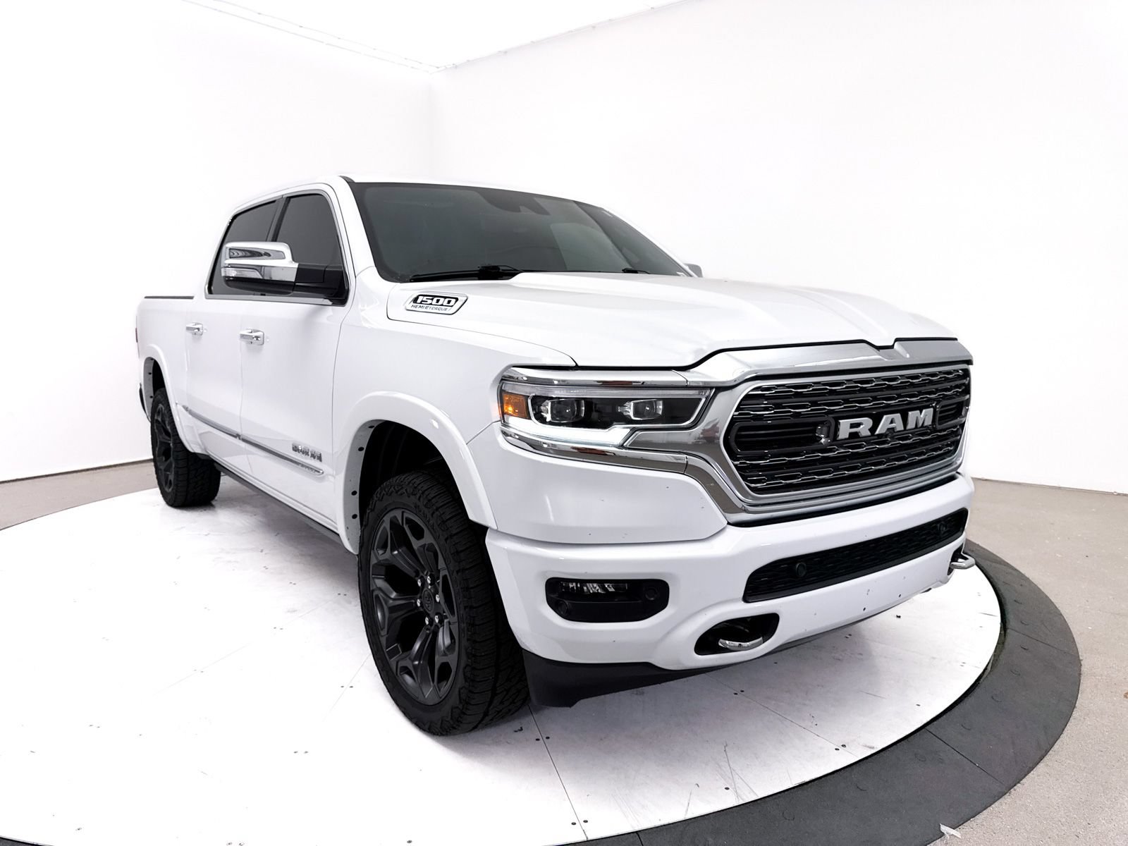 Used 2021 RAM 1500 Limited AWD/4WD image 14