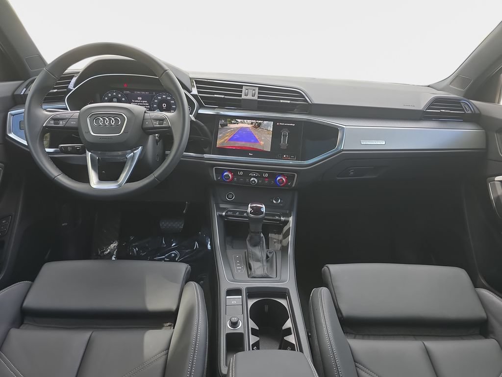 Certified 2025 Audi Q3 2.0T Premium w/ Convenience Package AWD/4WD image 9