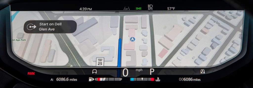 Used 2025 Land Rover Range Rover Sport SE image 27