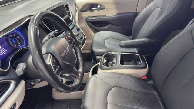 Used 2022 Chrysler Pacifica Touring-L FWD image 24