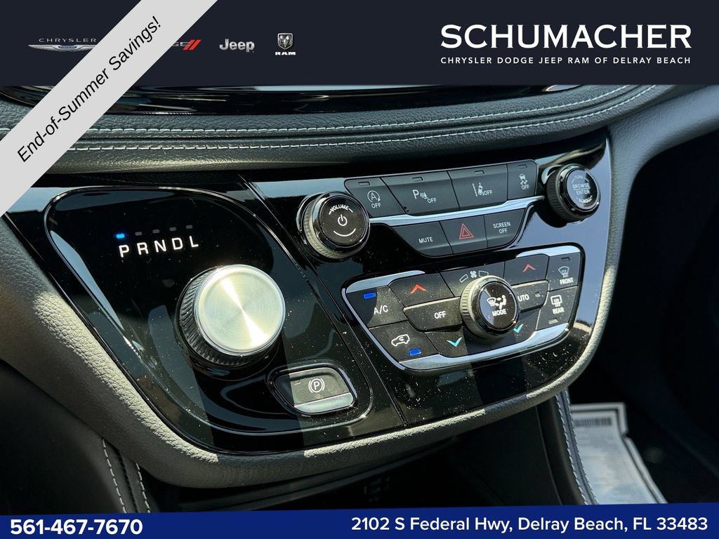 New 2027 Chrysler Pacifica Limited FWD image 18