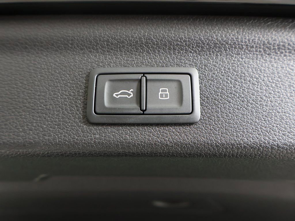 Used 2025 Audi Q3 2.0T Premium Plus w/ Premium Plus Package image 17