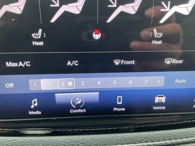 Used 2022 Chrysler Pacifica Touring-L image 27