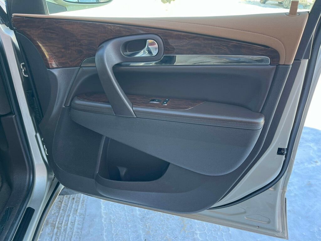 Used 2017 Buick Enclave Leather FWD image 12