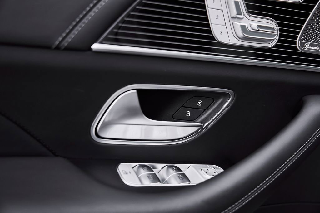 Used 2024 Mercedes-Benz Maybach GLS 600 4MATIC image 34