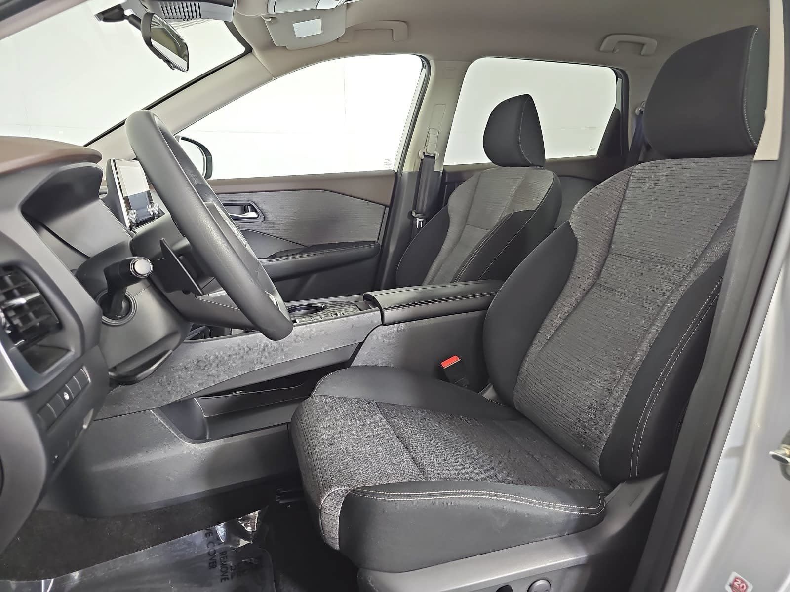 Used 2021 Nissan Rogue SV FWD image 14