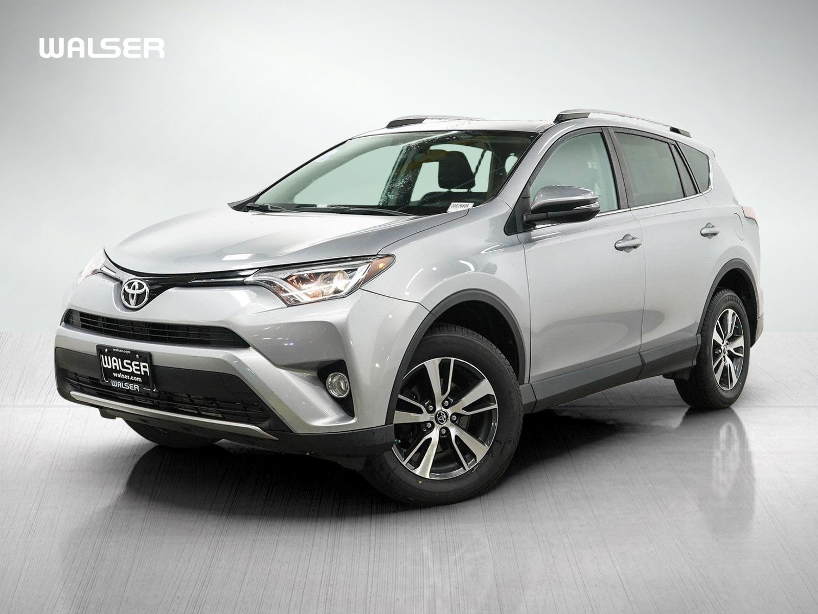 Used 2016 Toyota RAV4 XLE AWD/4WD image 1