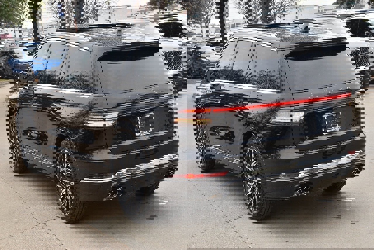 New 2026 Lincoln Aviator Black Label w/ Dynamic Handling Package image 9