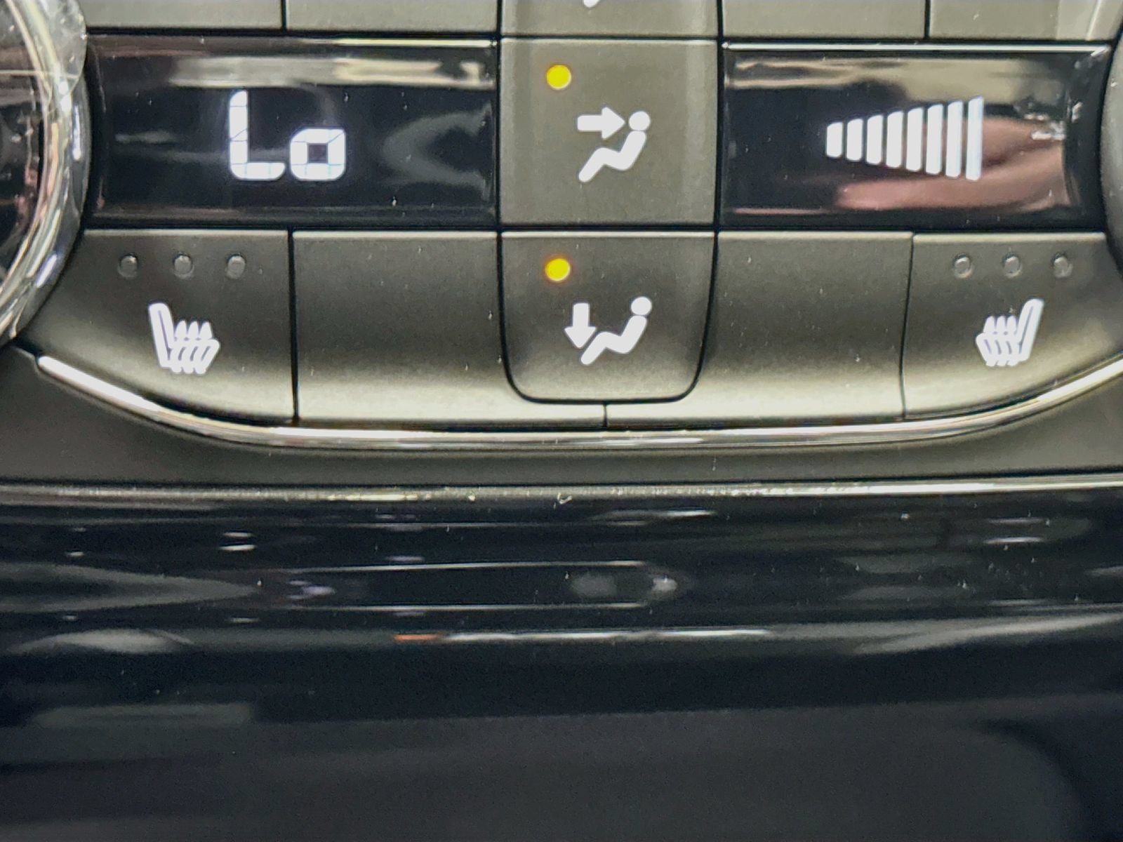 New 2026 Chevrolet Trax ACTIV w/ Sunroof Package FWD image 23
