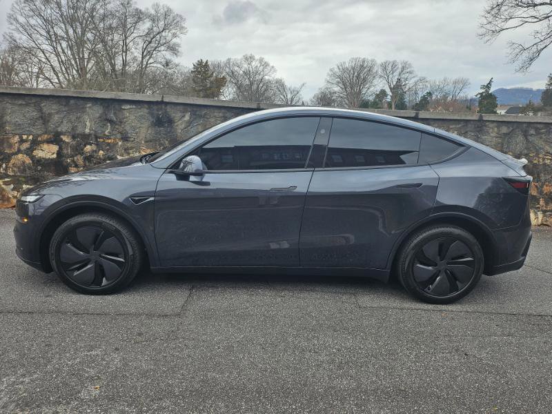 Used 2026 Tesla Model Y Long Range image 8