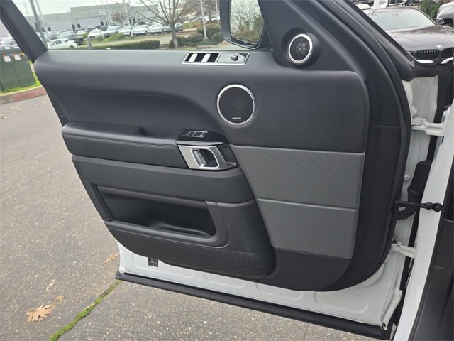 Used 2018 Land Rover Range Rover Sport HSE image 24