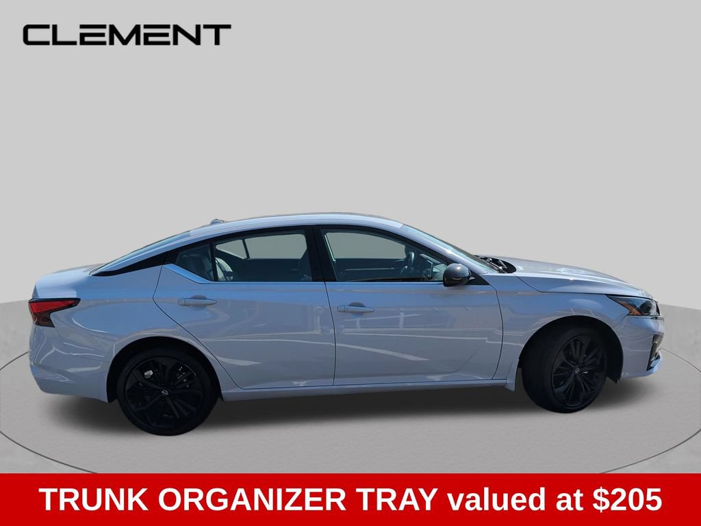 Used 2025 Nissan Altima 2.5 SR AWD/4WD image 7