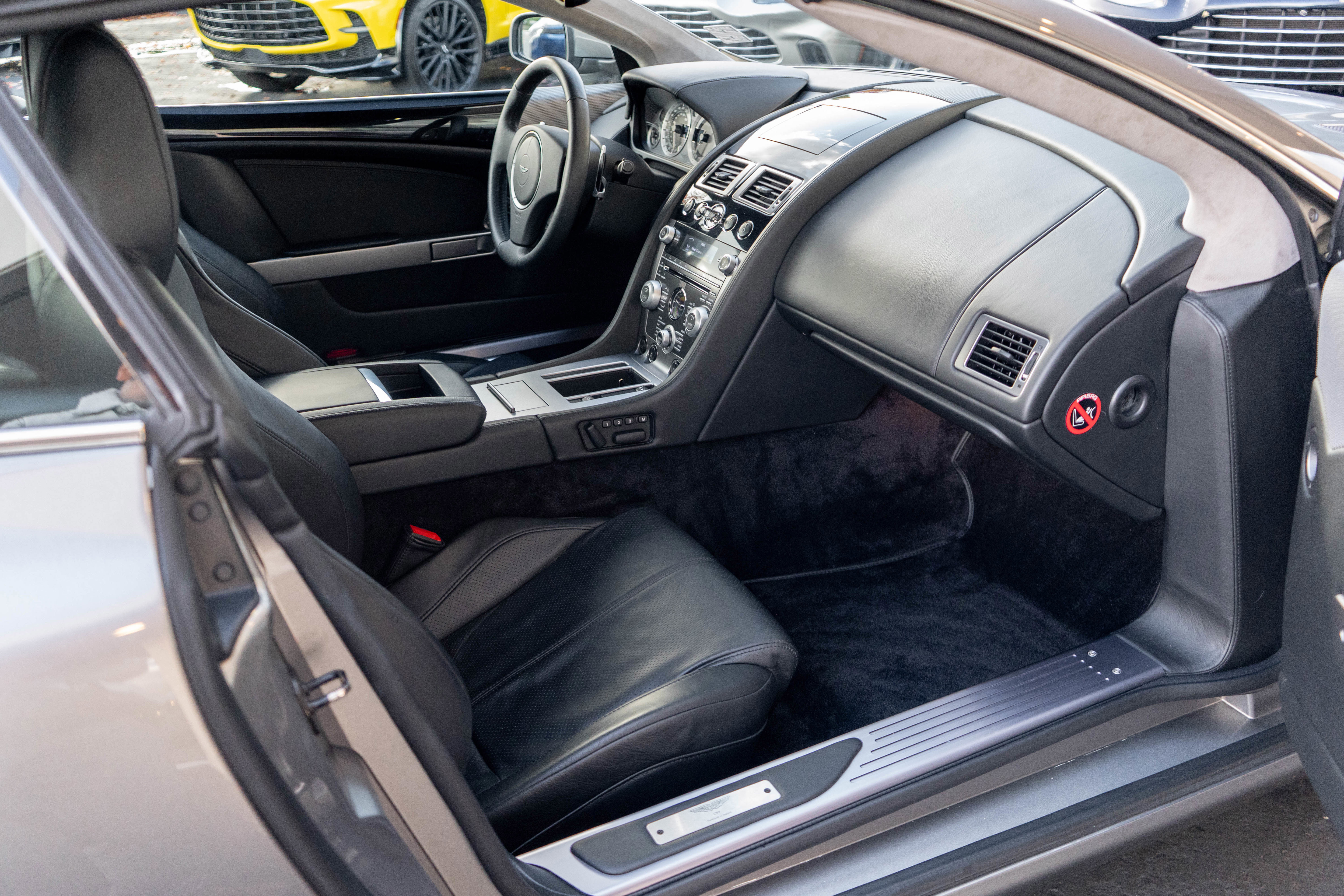 Used 2009 Aston Martin DB9 Volante image 27