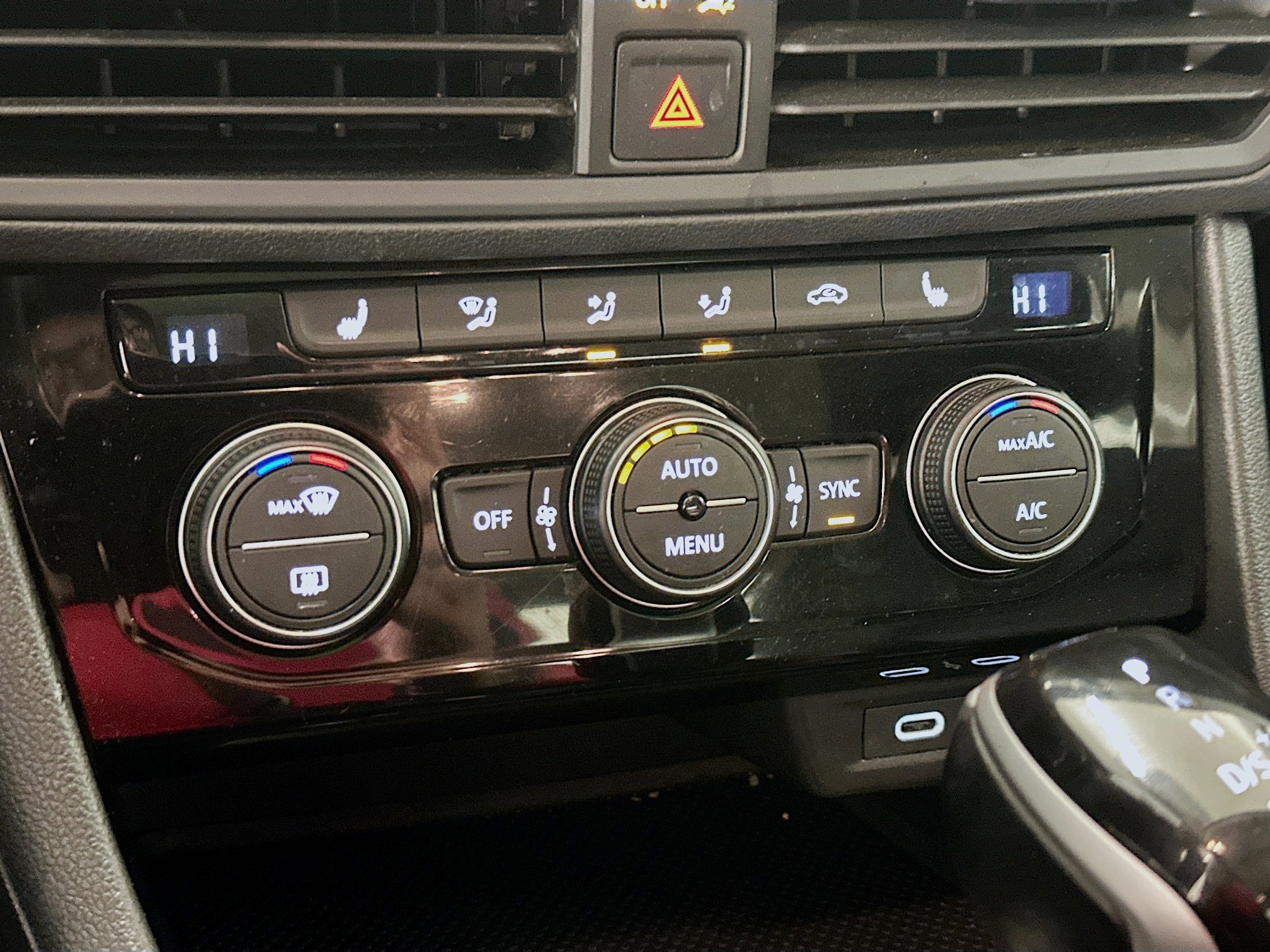 Used 2024 Volkswagen Jetta SE image 23