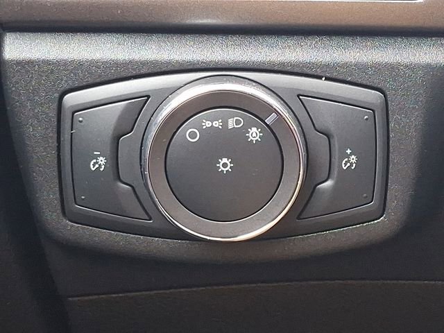 Used 2020 Ford Fusion SE FWD image 25