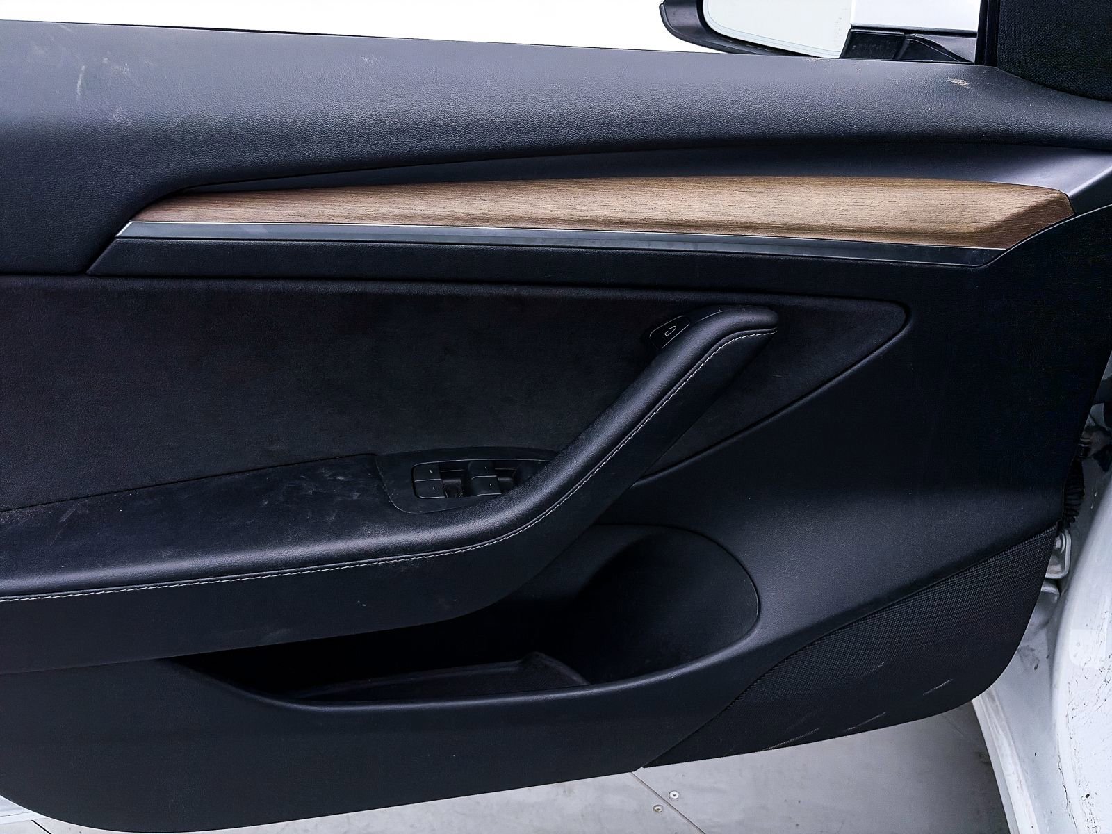 Used 2023 Tesla Model 3 Standard Range image 16