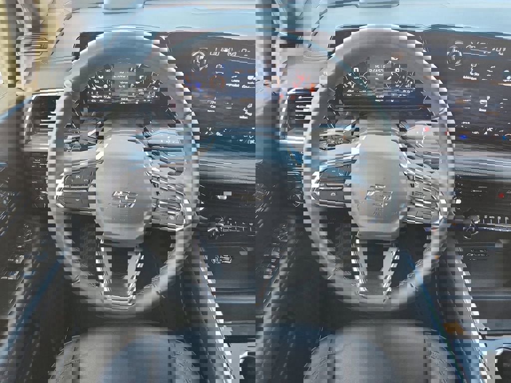 Used 2025 Chevrolet Suburban Z71 image 12