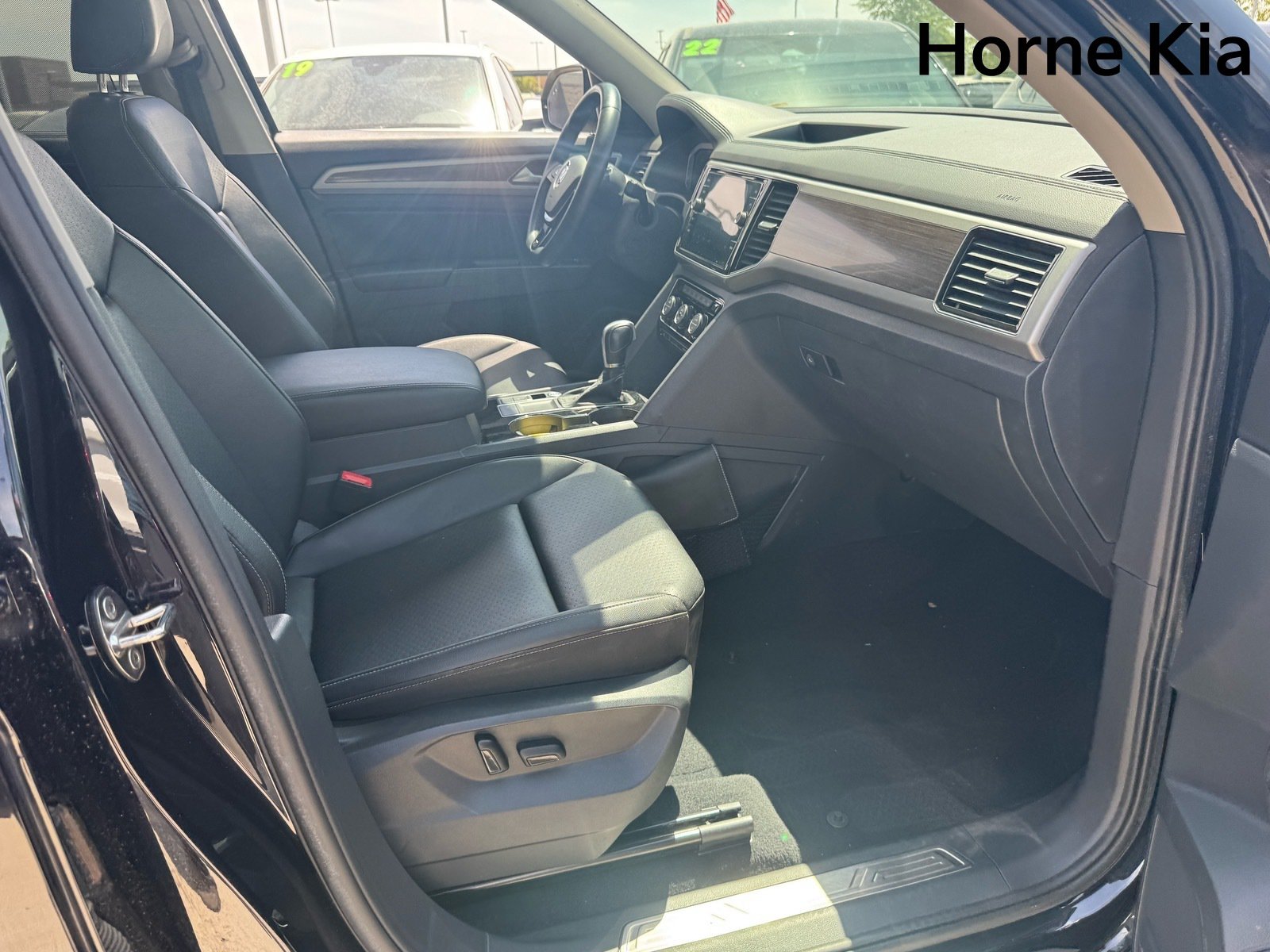 Used 2019 Volkswagen Atlas SEL FWD image 26