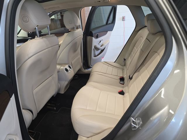Used 2020 Mercedes-Benz GLC 300 image 14