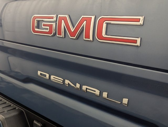 Used 2025 GMC Sierra 1500 Denali w/ Technology Package AWD/4WD image 8