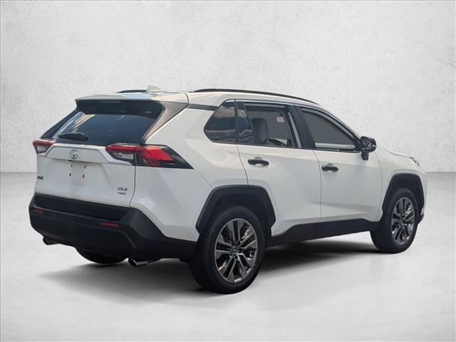 Used 2020 Toyota RAV4 XLE Premium AWD/4WD image 5
