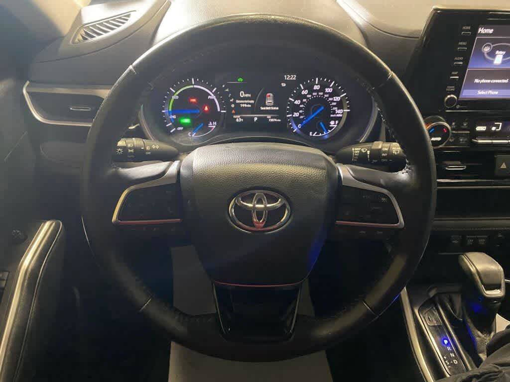 Used 2021 Toyota Highlander XLE image 18