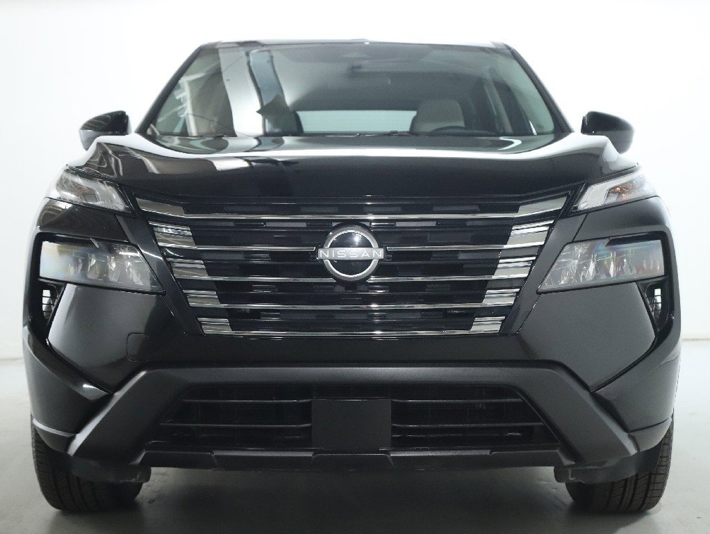 Certified 2025 Nissan Rogue SV image 6