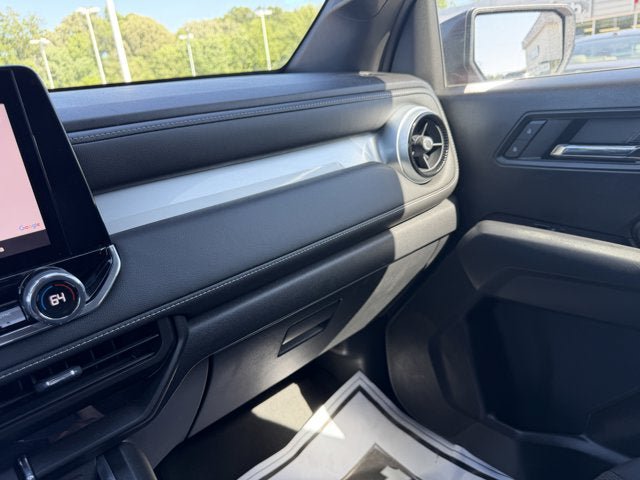 Used 2024 Chevrolet Colorado LT w/ LT Convenience Package II RWD image 27