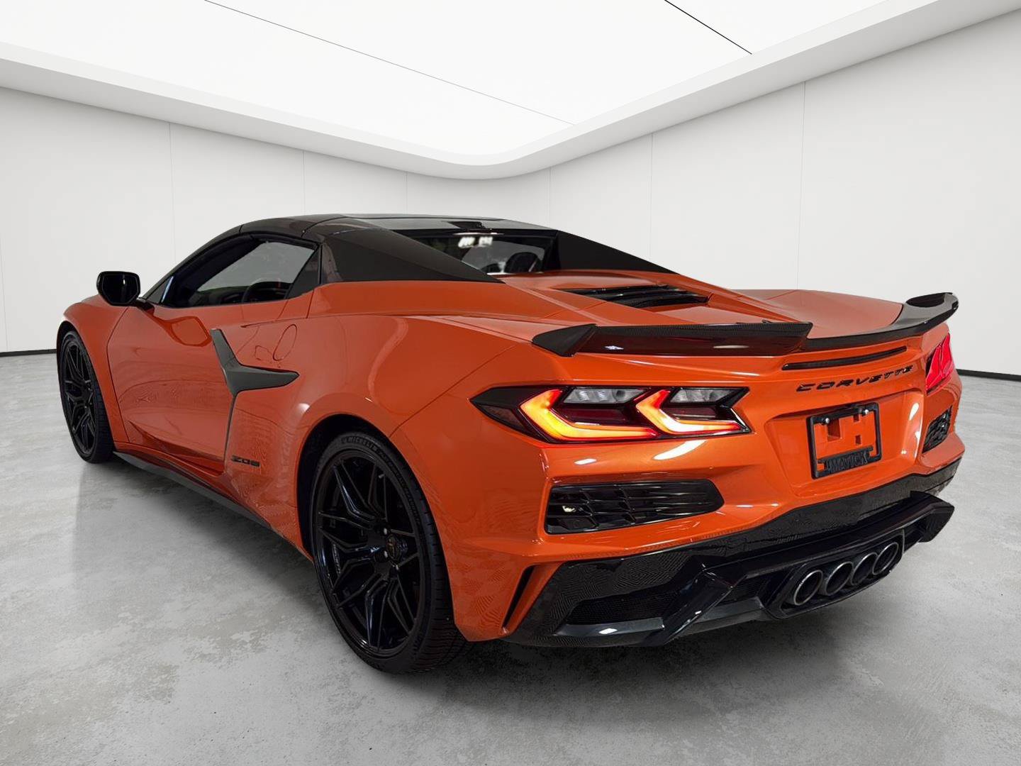 Used 2025 Chevrolet Corvette Z06 RWD image 24