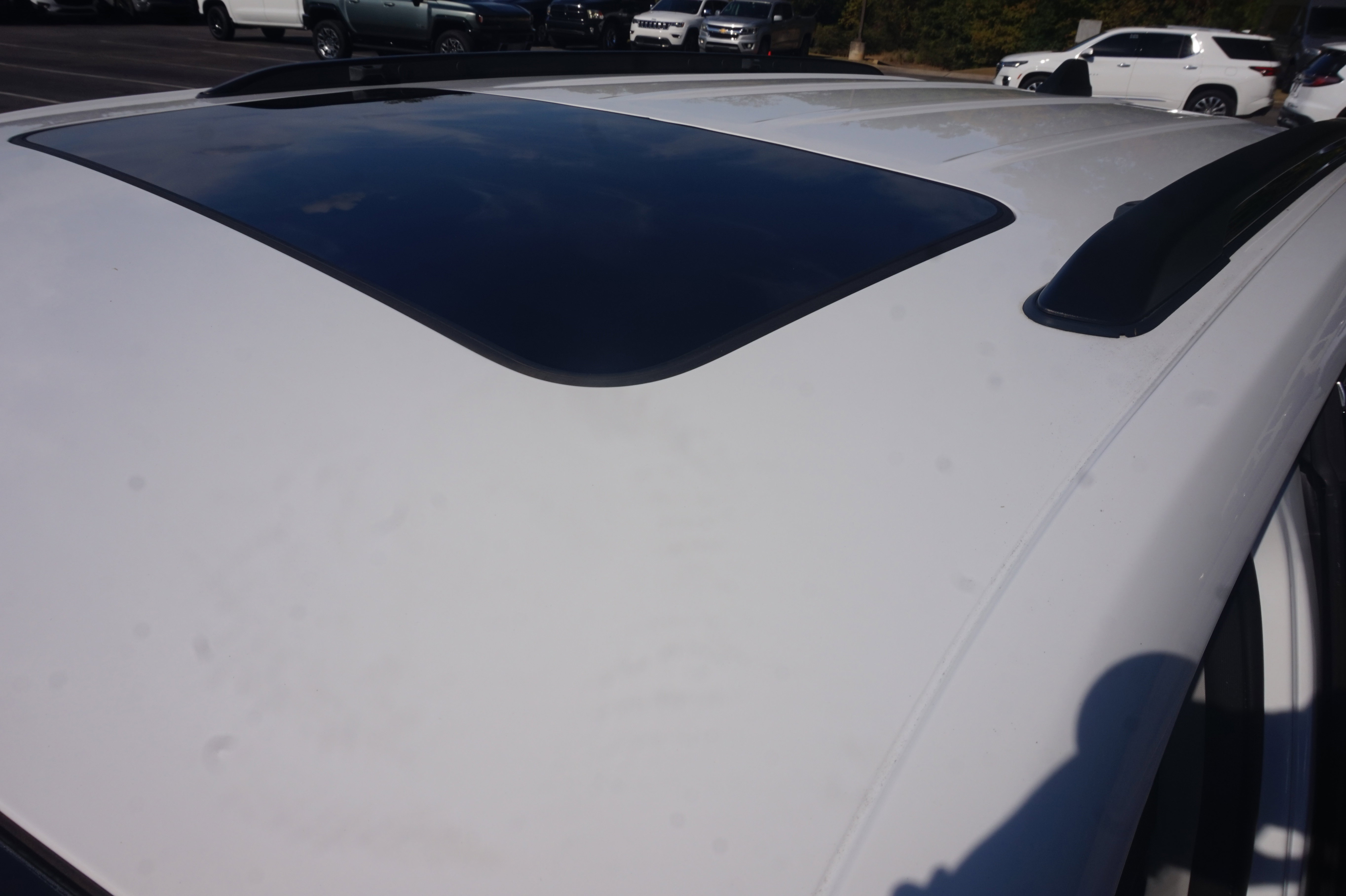 Used 2023 Jeep Grand Cherokee Laredo w/ Luxury Tech Group I image 14