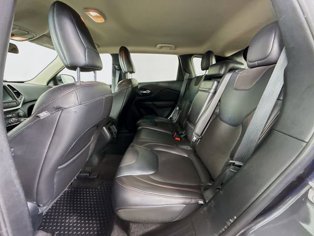 Used 2016 Jeep Cherokee Trailhawk w/ Cold Weather Group image 23