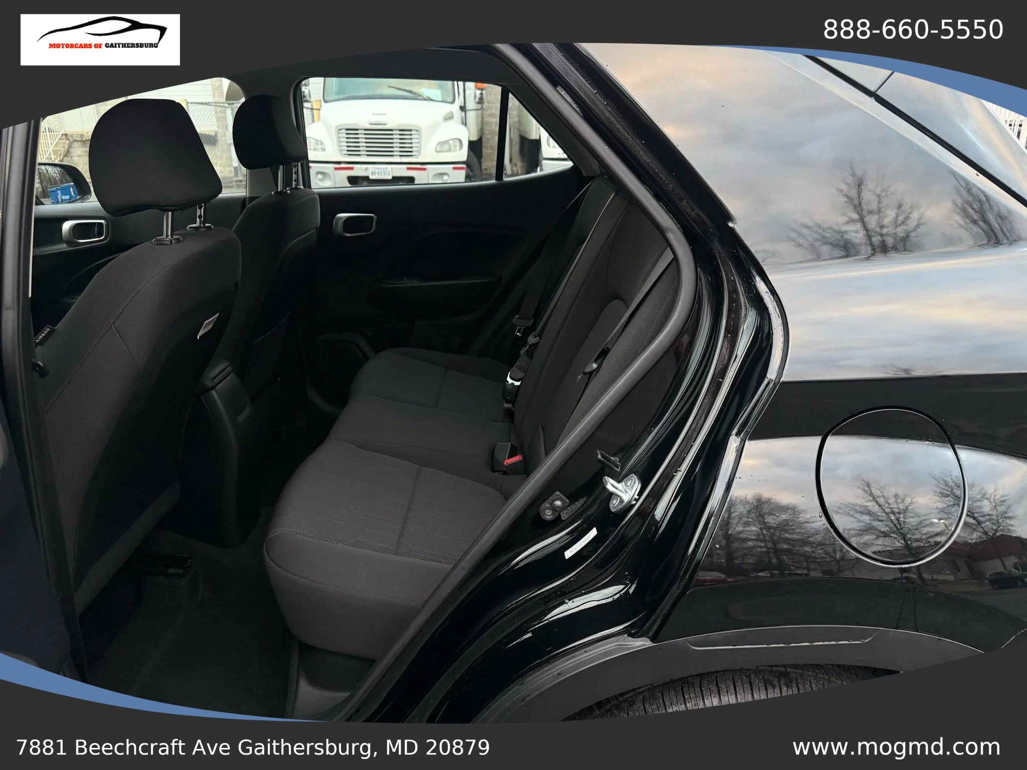 Used 2023 Hyundai Venue SE w/ Cargo Package image 18