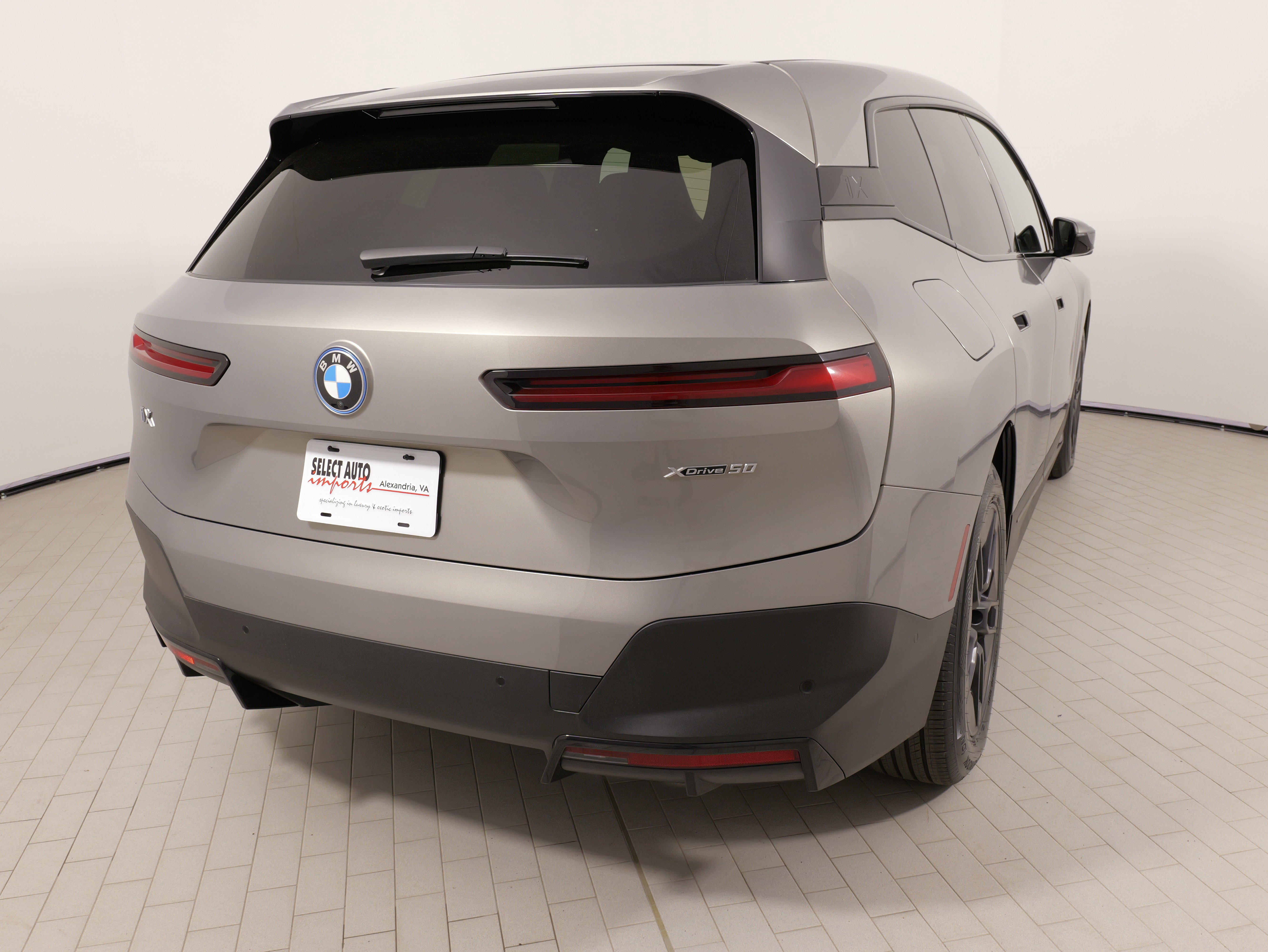 Used 2024 BMW iX xDrive50 image 13