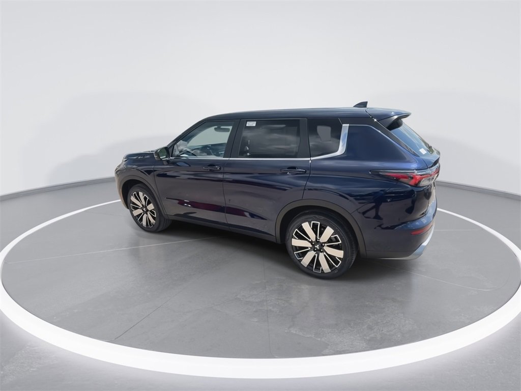 New 2025 Mitsubishi Outlander SE image 6