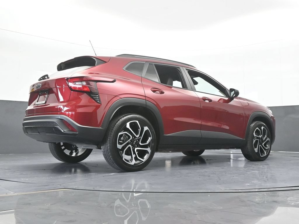 Used 2024 Chevrolet Trax RS w/ Sunroof Package FWD image 58