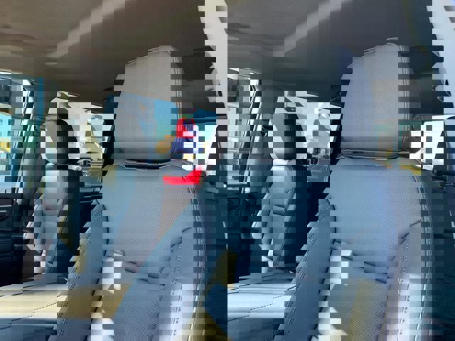 New 2026 GMC Sierra 2500 SLT w/ SLT Premium Package image 19