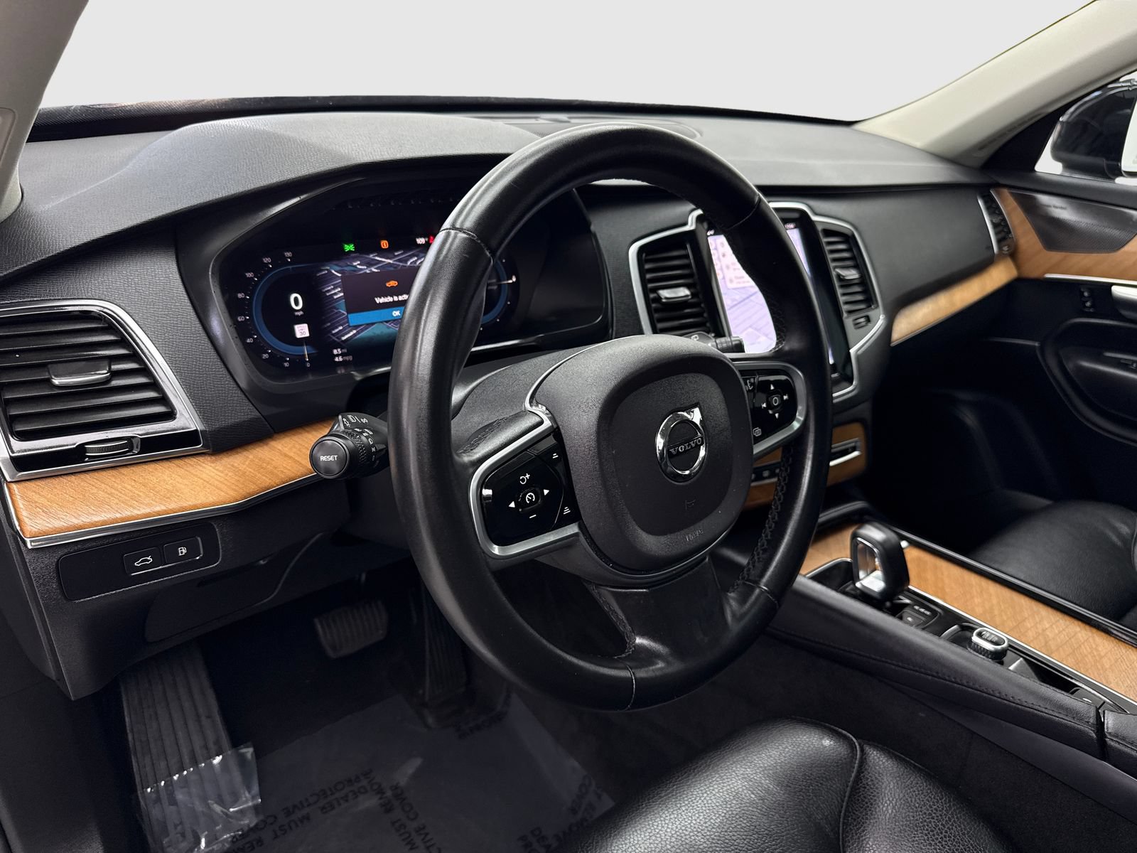 Used 2023 Volvo XC90 T8 Plus AWD/4WD image 18