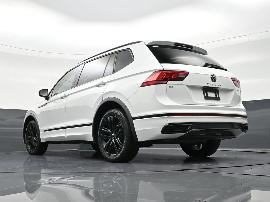 Used 2022 Volkswagen Tiguan SE R-Line image 26