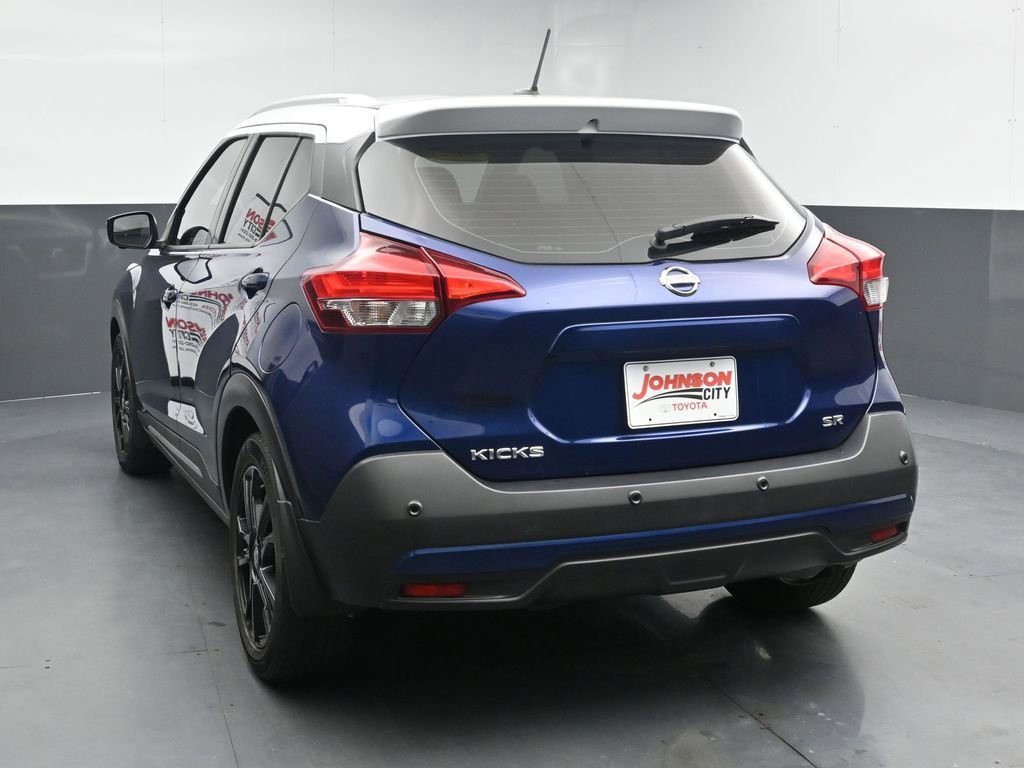 Used 2020 Nissan Kicks SR w/ SR Premium Package FWD image 6
