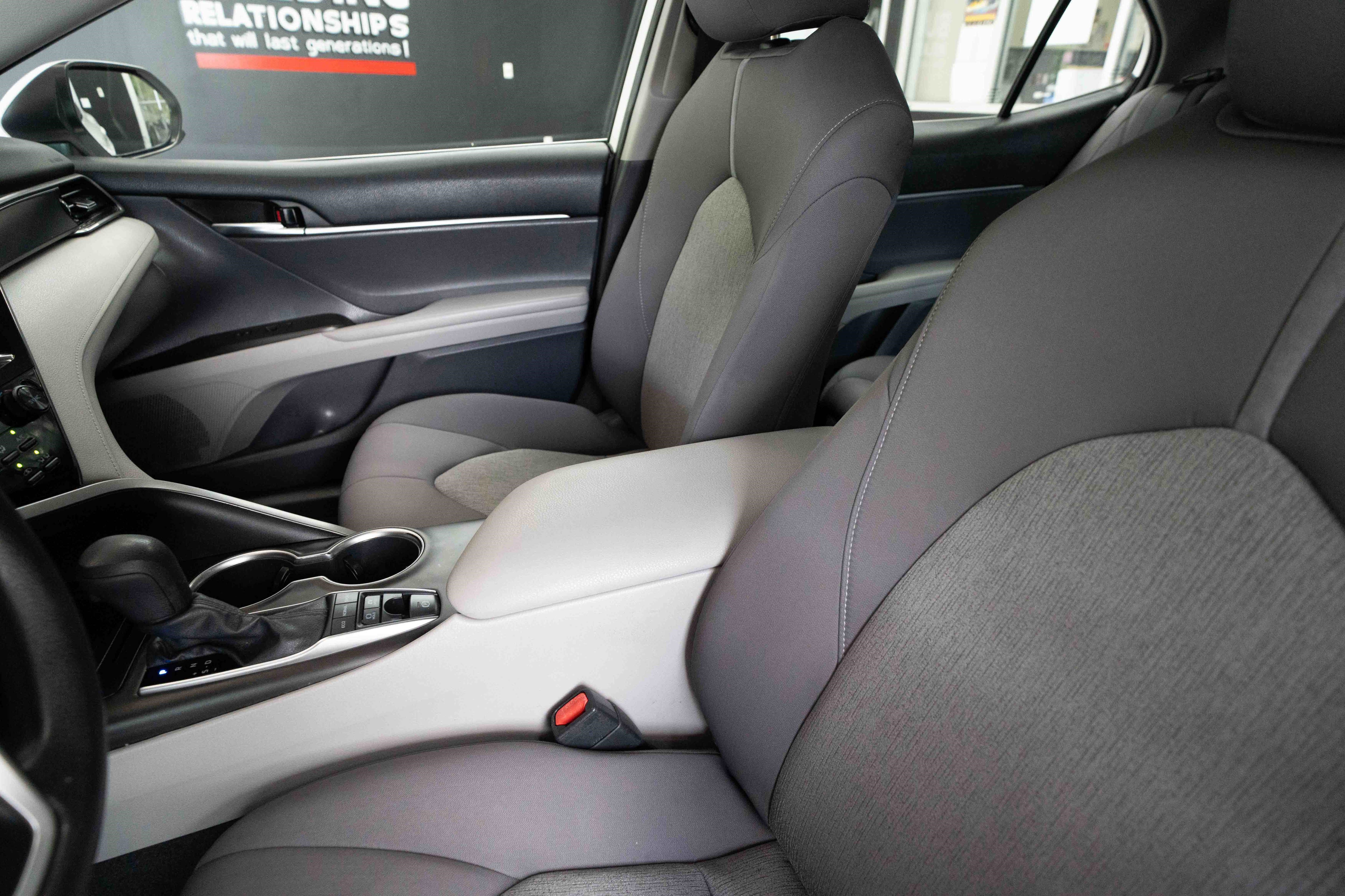 Used 2021 Toyota Camry LE FWD image 10