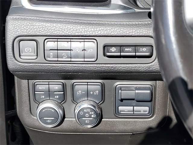 Used 2021 GMC Yukon XL Denali image 24