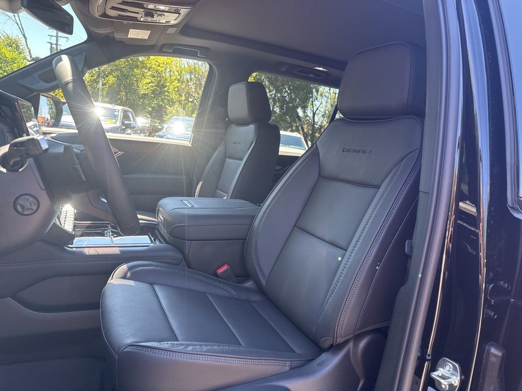 New 2025 GMC Yukon XL Denali w/ Sun & Power Step Package image 10