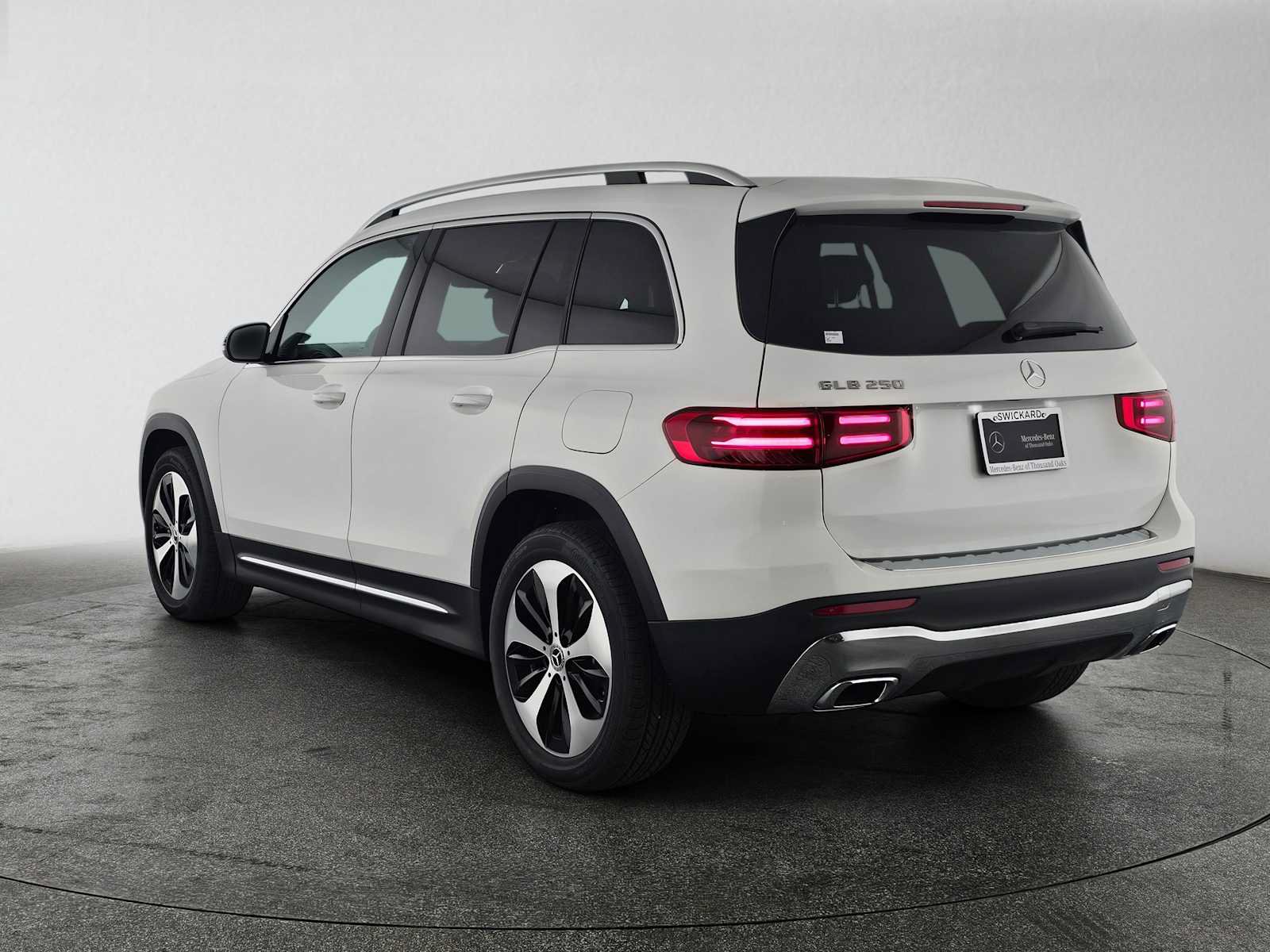 New 2026 Mercedes-Benz GLB 250 image 5